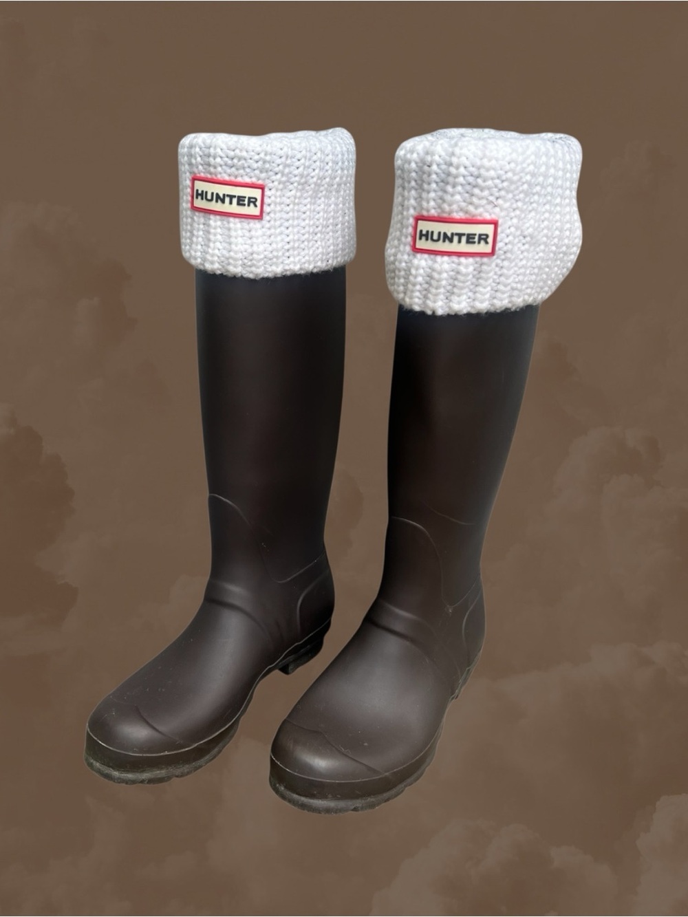 Hunter tall dark brown signature boots with Hunter boot socks. SZ. 6.